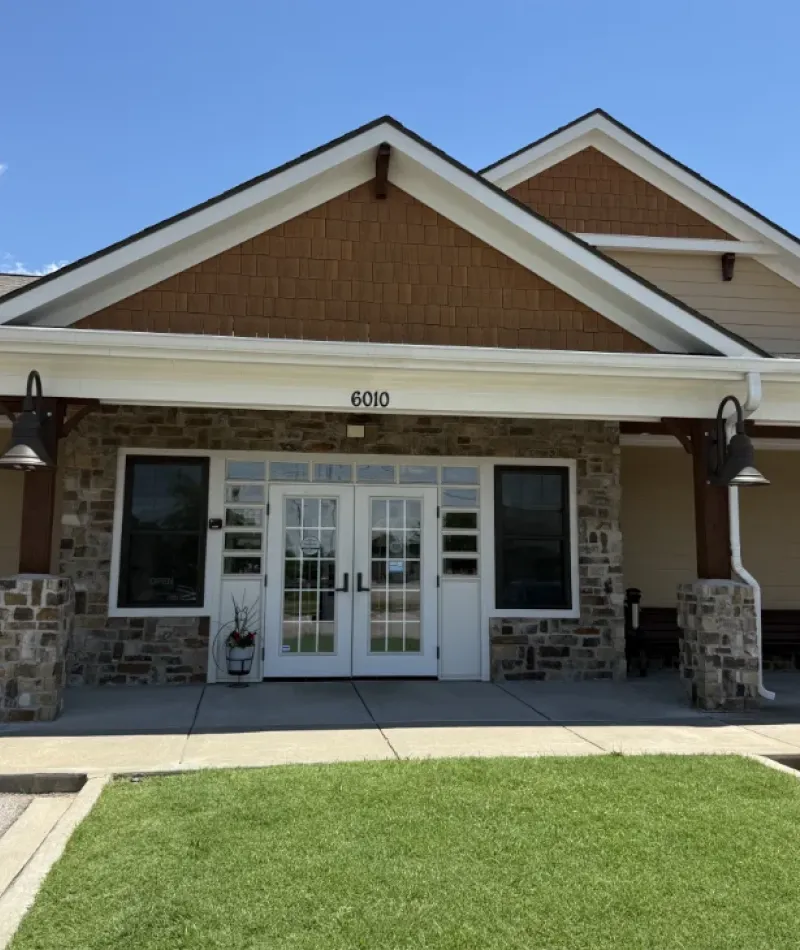 Arlington Animal Clinic exterior.